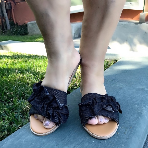 New Flirty Ruffle sandal - Picture 7 of 9
